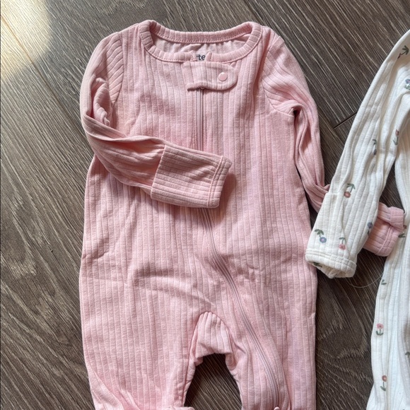 Newborn girl footies NWTS - Picture 3 of 4